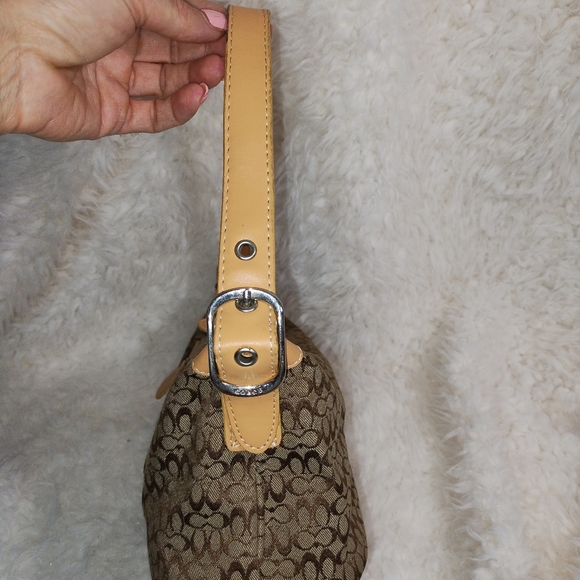 Purse - Picture 4 of 11